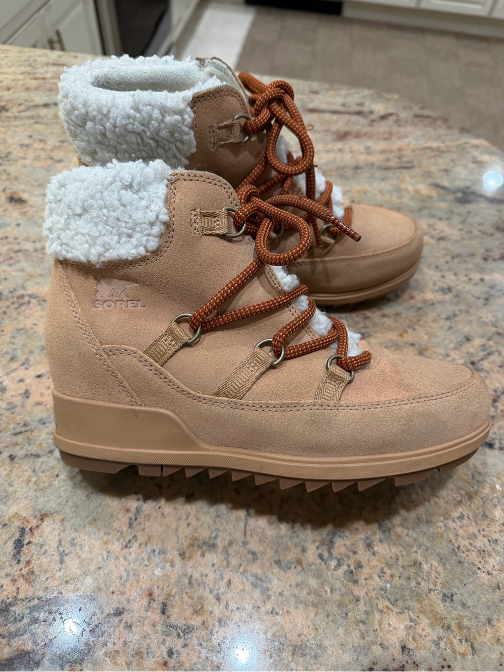 Sorel Women's Tan Suede Shearling Collar Lace-Up Winter Boots Size 8
